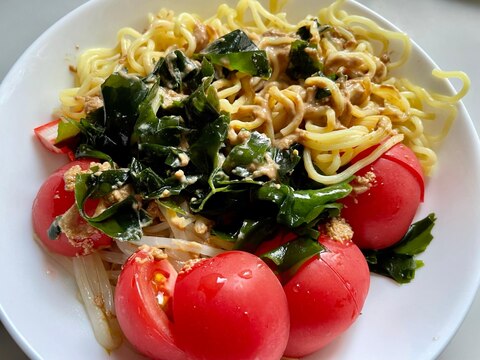 夏にぴったりな冷やしごまラーメン